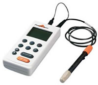 便攜式電導(dǎo)率/電阻率/總?cè)芙夤腆w/鹽度/溫度測定儀 M316P