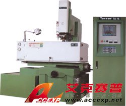 本機(jī)采用高級(jí)米漢納鑄鐵，材質(zhì)優(yōu)良、剛性佳、穩(wěn)定性高